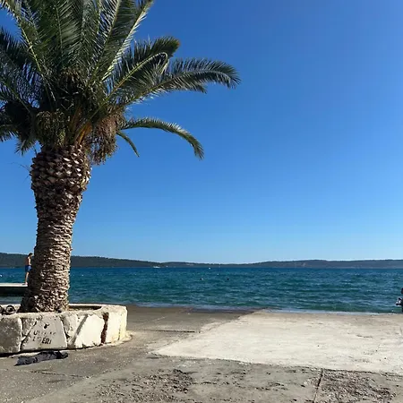 Toma * Kaštela